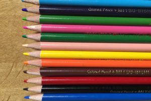 大人の塗り絵おすすめ道具4種！初心者も使いやすい色鉛筆や水彩ペン　色鉛筆