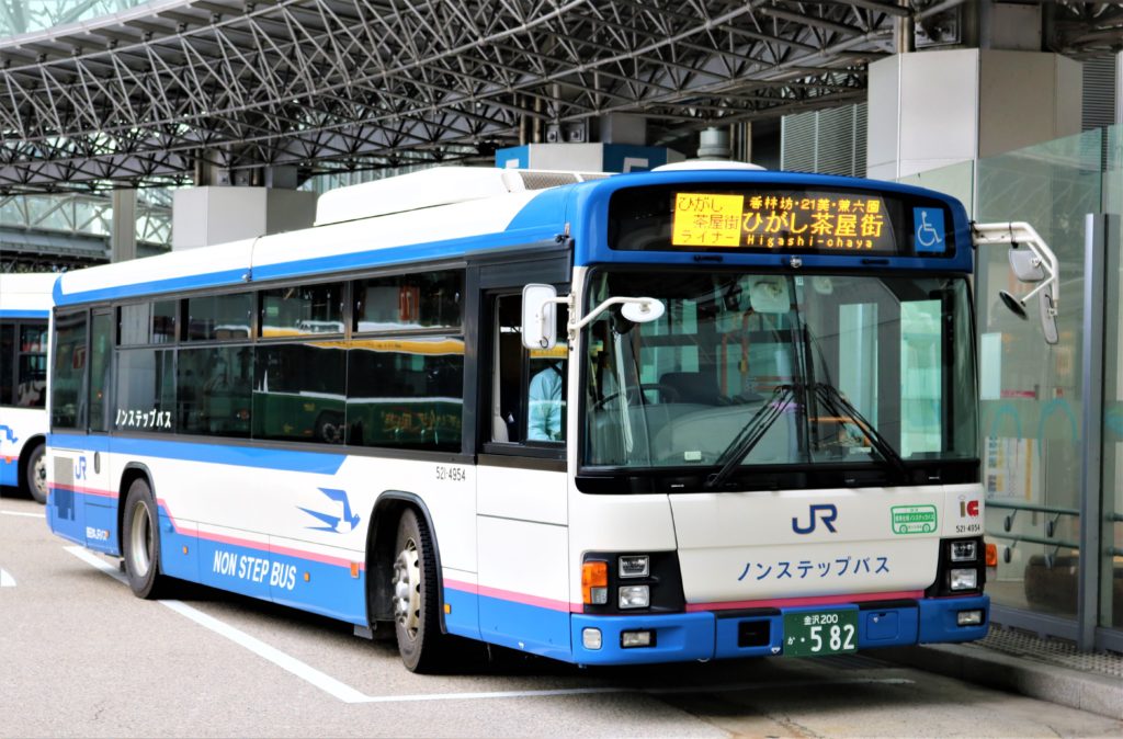 兼六園・金沢城公園など金沢観光には【バス】【自転車】がおすすめ！ JRバス ひがし茶屋街ライナー01